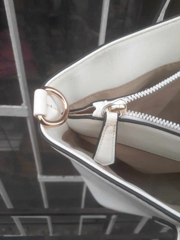 Kadın Beyaz Deri Fermuarlı Çanta - Görsel 5