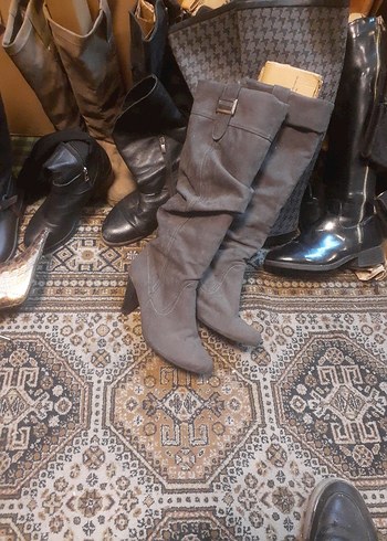 Gri Süet Tokalı Dizüstü Topuklu Bot - Görsel 2