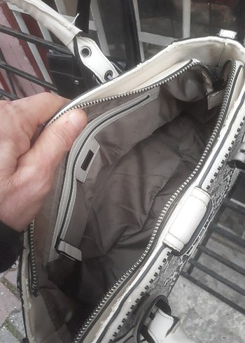 Guess Beyaz Yılan Derisi Desenli Kadın Çanta - Görsel 4