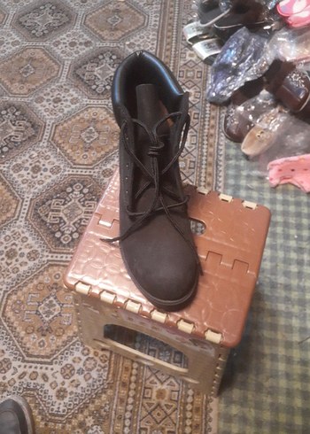 Siyah erkek Bayan unisef bot - Görsel 2