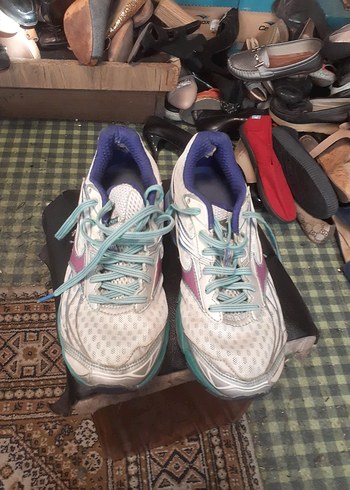 Beyaz Pastel Renkli Bağcıklı Spor Ayakkabı