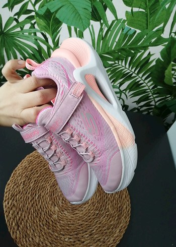 Kızlar için Pembe Skechers Bağcıklı Spor Ayakkabı - Görsel 7
