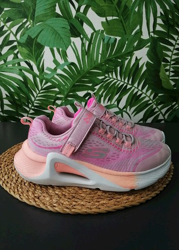 Kızlar için Pembe Skechers Bağcıklı Spor Ayakkabı - Görsel 2