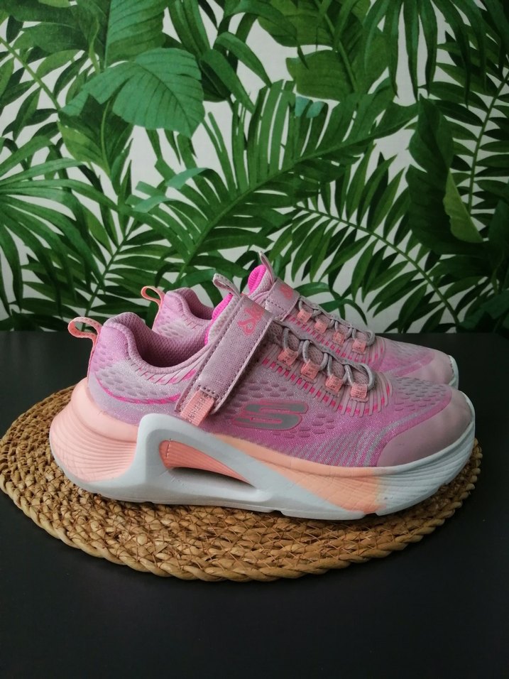 Kızlar için Pembe Skechers Bağcıklı Spor Ayakkabı - Görsel 2