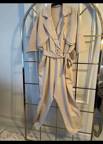 Bej Kısa Kollu Kemerli Kadın Tulum - Görsel 3