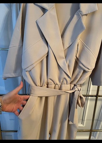 Bej Kısa Kollu Kemerli Kadın Tulum - Görsel 5