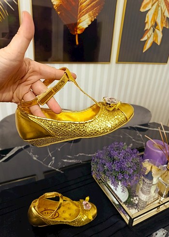 Kız Çocuk Altın Renkli Tokalı Babet - Görsel 4