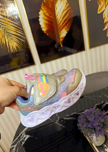 Kızlar için renkli bağcıksız spor ayakkabı - Görsel 7