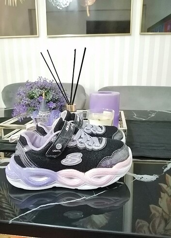 SKECHERS KIZ ÇOCUK SPOR AYAKKABI 