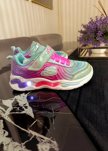 Skechers ürünü