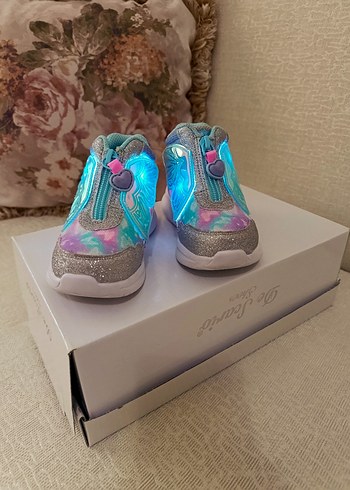 Skechers ürünü