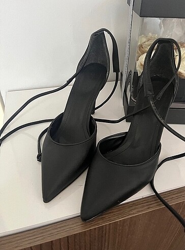 Zara Sivri burunlu topuklu ayakkabi