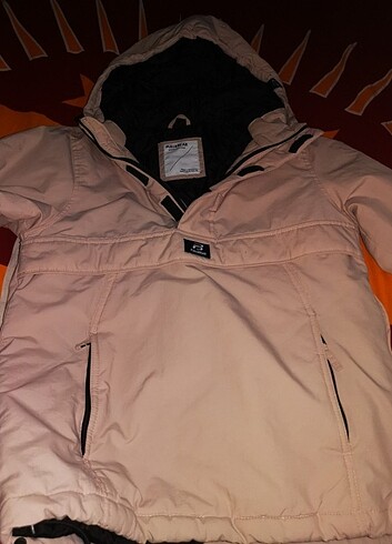 Pull and Bear Kanguru Mont 