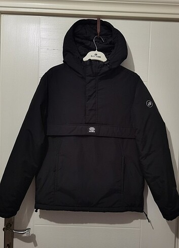 s Beden Pull and Bear Kanguru Mont