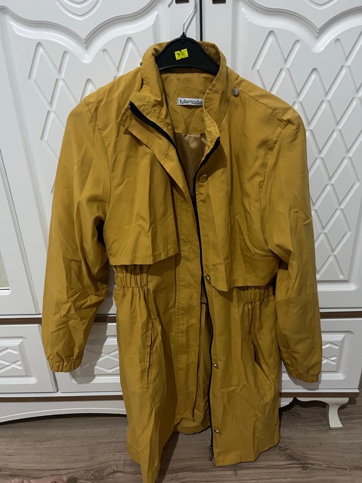 Sarı Bel Detaylı Yağmurluk - Görsel 2