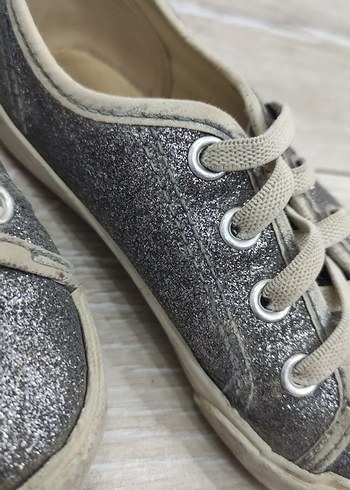 27 Beden Kız Çocuk Gri Simli Sneakers