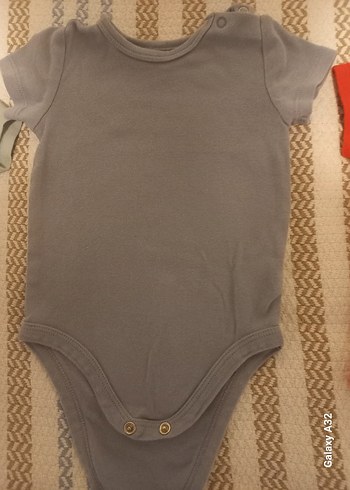 Gri Kısa Kollu Bebek Body 3 ü 75 tl - Görsel 4