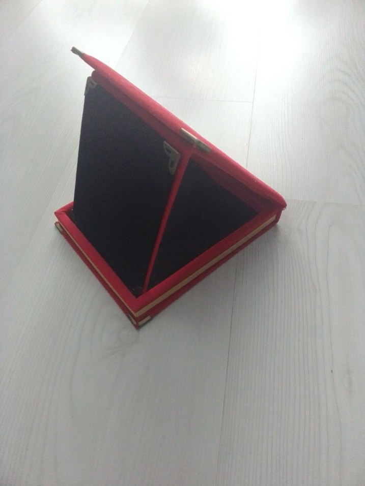 kırmızı kadife plaket kutusu - Görsel 3