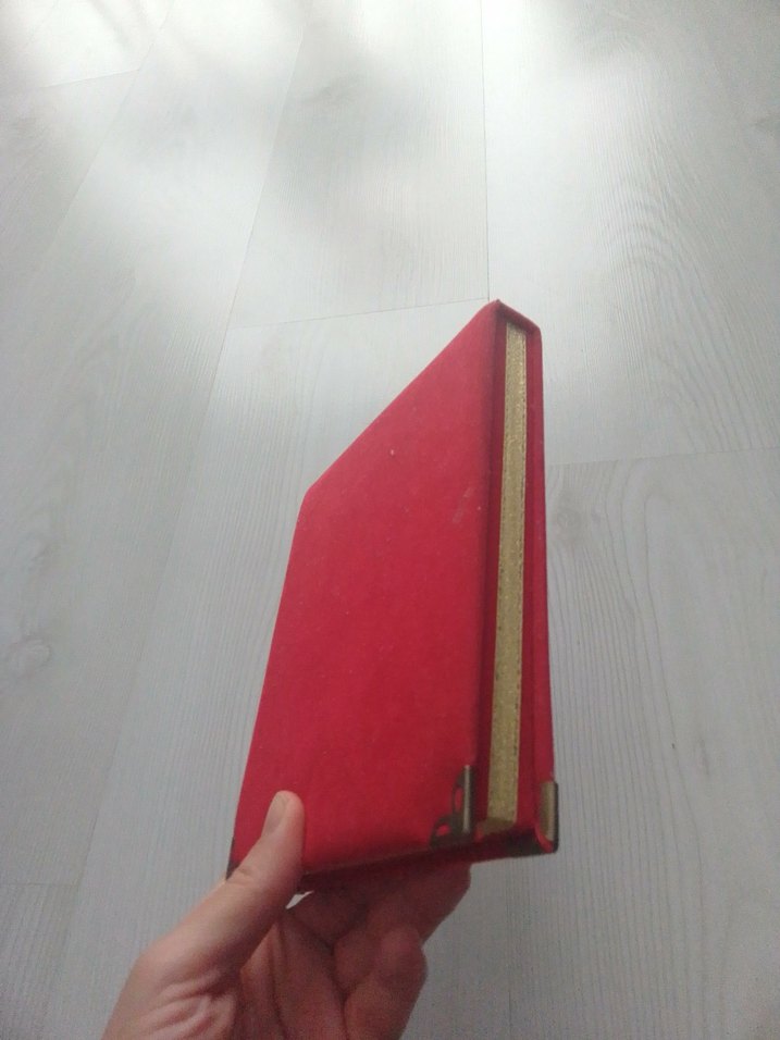 kırmızı kadife plaket kutusu - Görsel 2