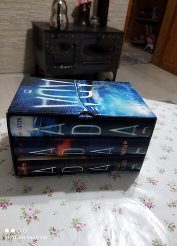 Ada serisi kutulu 3 kitap 