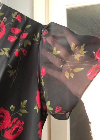 Kırmızı Çiçekli Drapeli V Yaka Elbise - Görsel 3