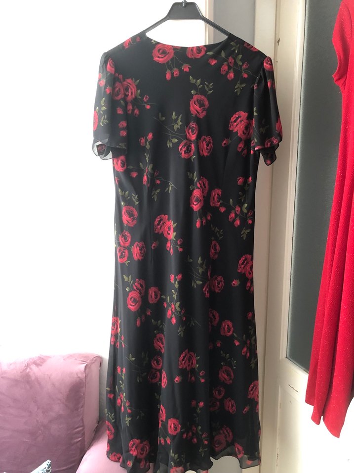 Kırmızı Çiçekli Drapeli V Yaka Elbise - Görsel 5