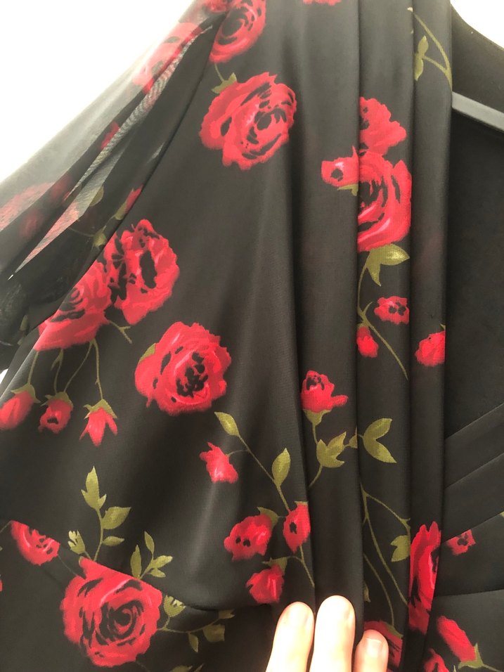 Kırmızı Çiçekli Drapeli V Yaka Elbise - Görsel 4