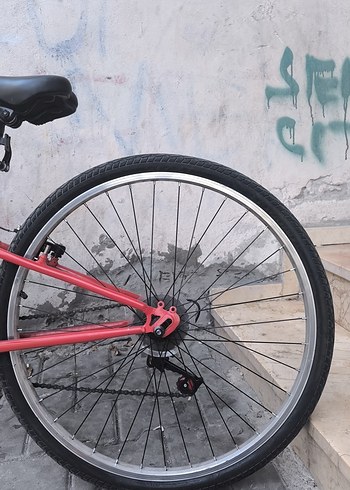 kırmızı siyah bisiklet çift amasörlü iki tekerlekli üç değil. - Görsel 7