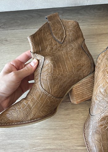 KADIN KOVBOY BOT - Görsel 6