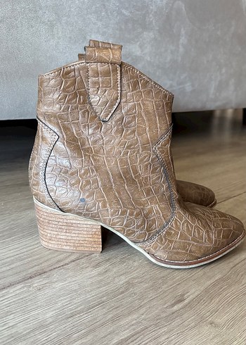 KADIN KOVBOY BOT - Görsel 3