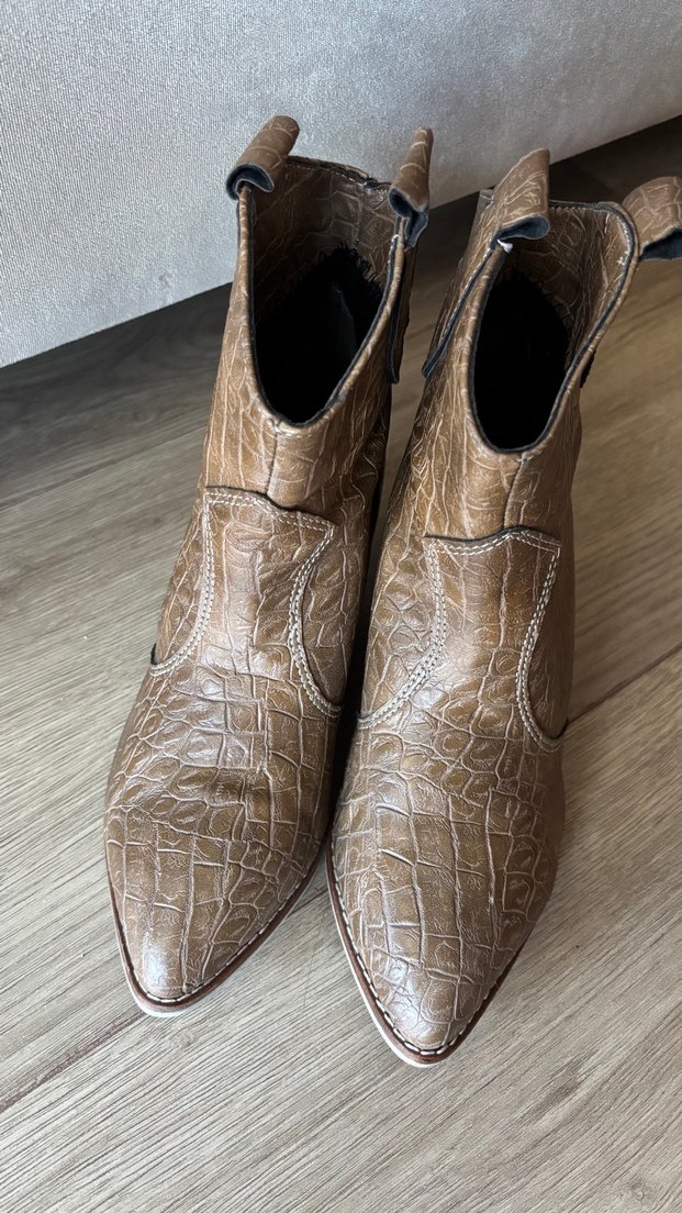 KADIN KOVBOY BOT - Görsel 4