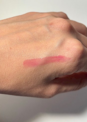 Essence Juicy Bomb Kırmızı Parlak Dudak Parlatıcısı - Görsel 3