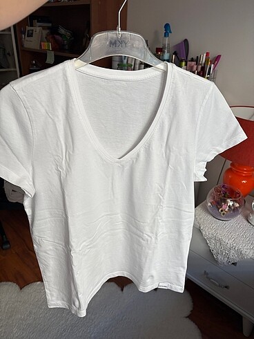 The Little White Company White and simple organik basic tshirt