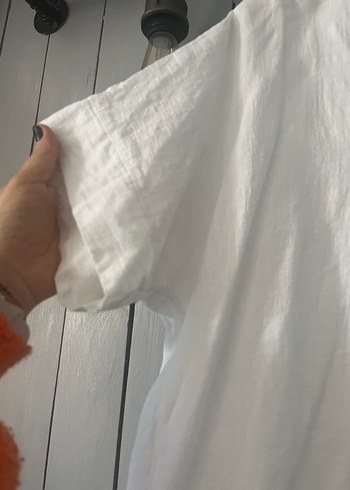 Kadın Beyaz Keten V Yaka Kısa Kollu Gömlek - Görsel 3