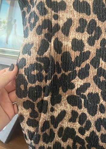 Leopar Desenli Boğazlı Midi Triko Elbise - Görsel 4