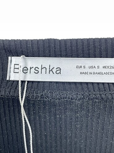 s Beden siyah Renk Bershka Midi Etek %70 İndirimli.