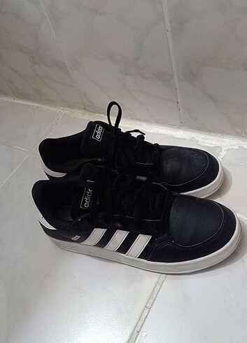 39 Beden Adidas kadın spor ayakkabı