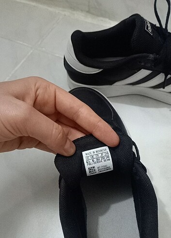 39 Beden siyah Renk Adidas kadın spor ayakkabı