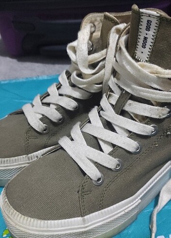37 Beden haki Renk Bershka tabanlı spor ayakkabı
