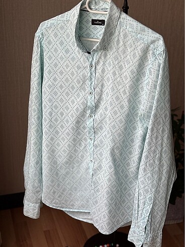 Tudors Desenli Mavi Gömlek - Görsel 2