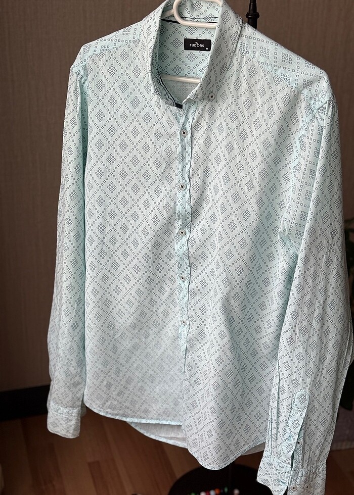 Tudors Desenli Mavi Gömlek - Görsel 2