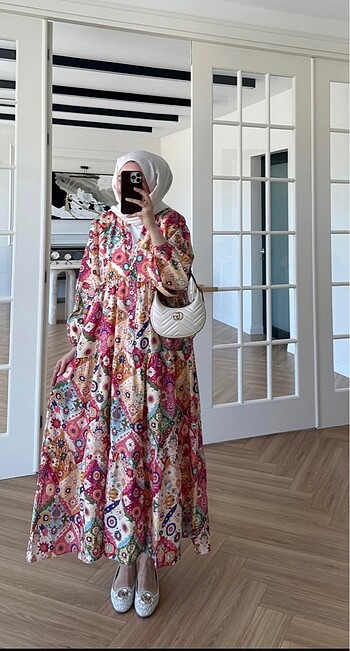 Desenli elbise