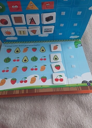 2 ad. Etkinlik kitabı 2 tane peppa hikaye kitabı