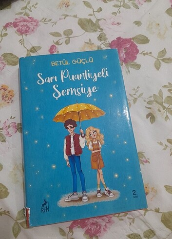  Sarı puantiyeli şemsiye