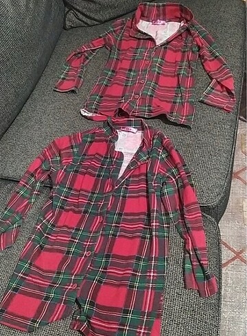 Kırmızı çizgili pijama