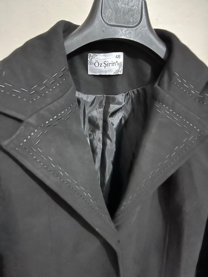 Kadın Siyah Düğmeli Uzun Kaban - Görsel 3