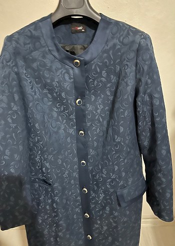 Lacivert Desen Kabartmalı Kadın Uzun Kaban - Görsel 4