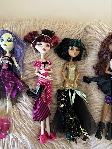  Monster high 1. Seri