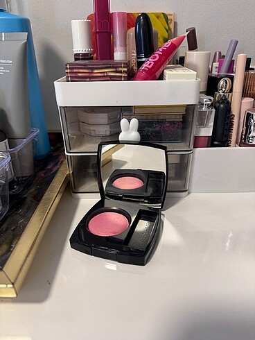 Chanel Chanel Allık
