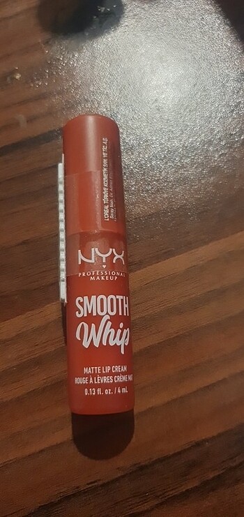 Nyx smooth whip 